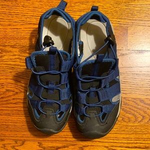 Atika outdoor water shoes black & blue NEW size 8